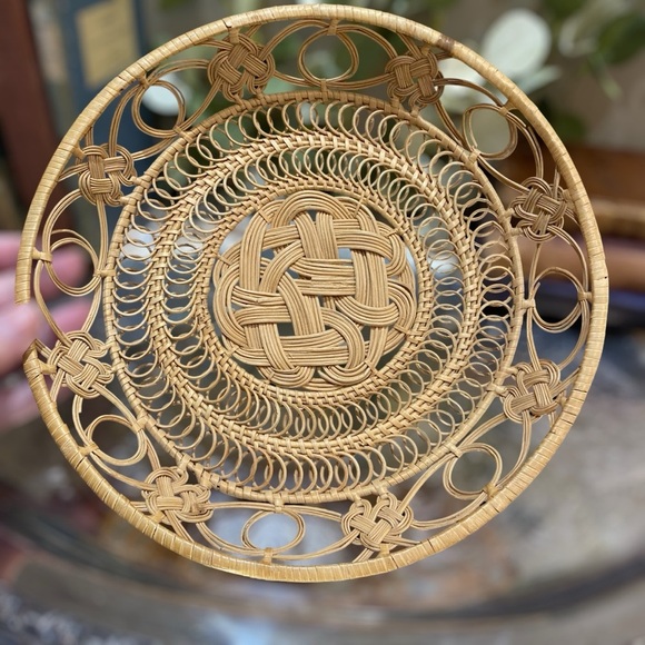 Vintage 10” Round Open Weave Woven Old World Basket Natural - Picture 8 of 9